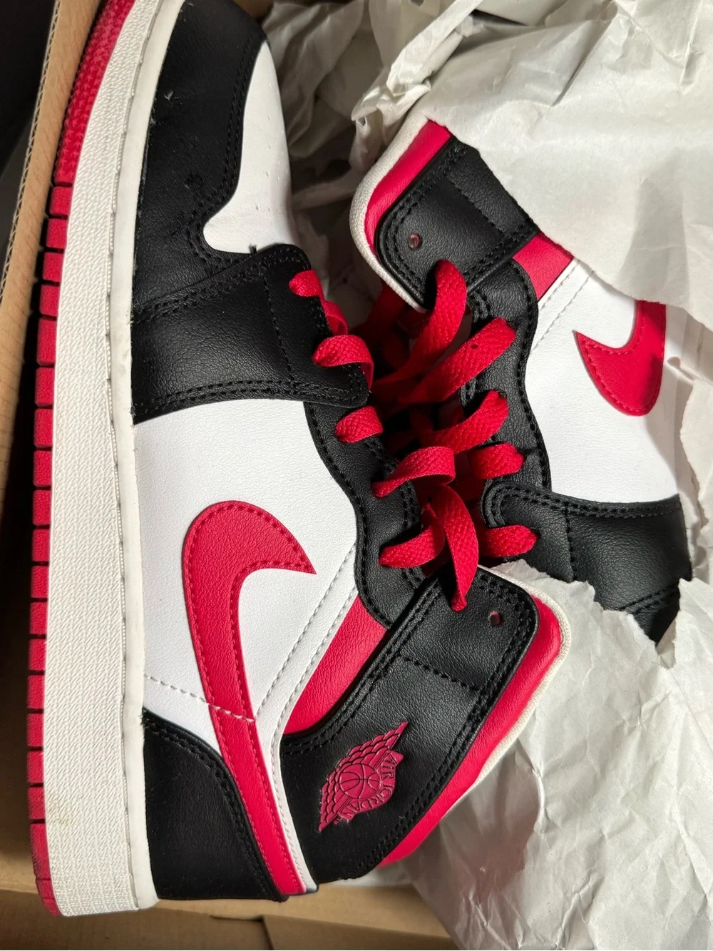 Jordan 1 Mid